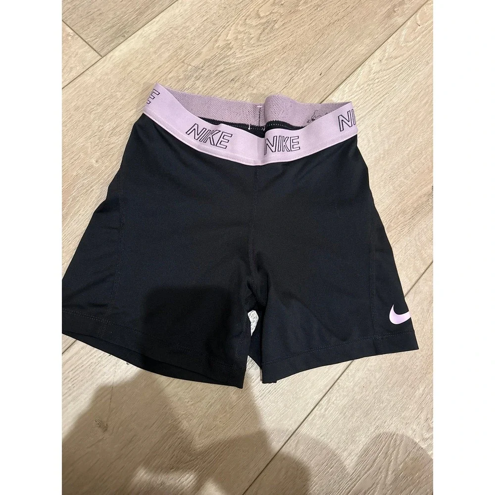 Nike pro shorts small